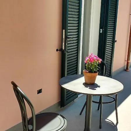 La Vie Est Belle Bed and Breakfast Finale Ligure Esterno foto