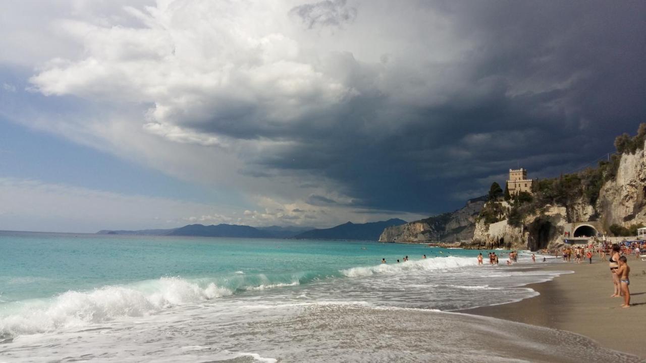 La Vie Est Belle Frühstückspension Finale Ligure